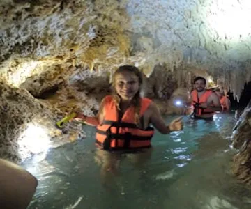 Tulum: Guided Cenote Tour + Lunch + Roundtrip Transfer